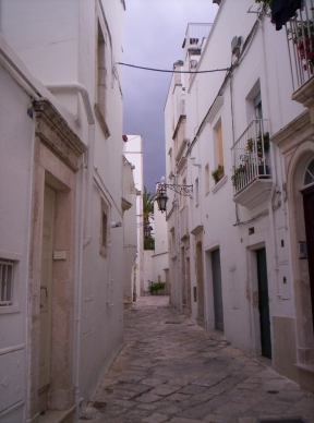 Vicolo del centro storico di Martina Franca (Taranto)